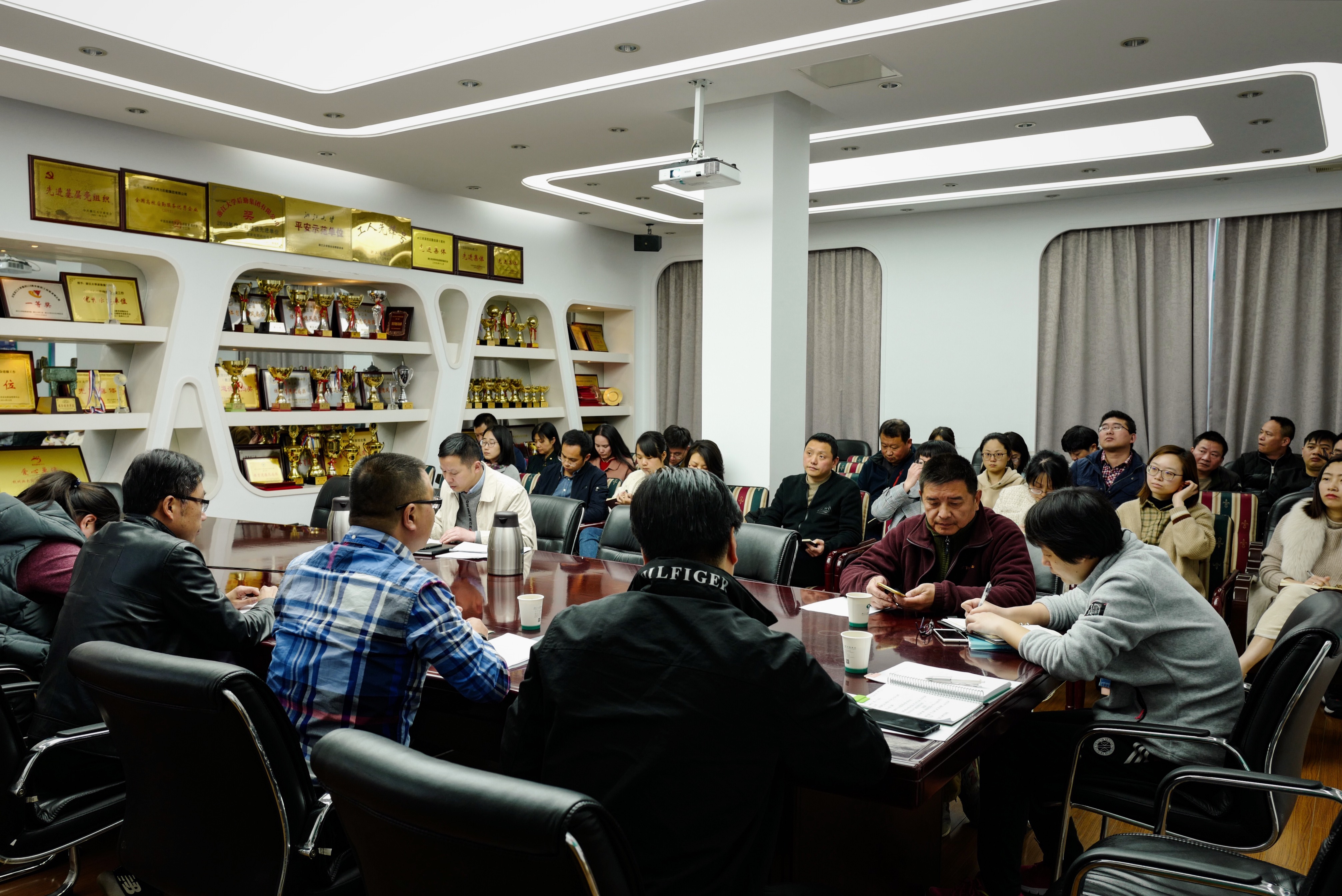 1558428815812181.jpg 20190401党员大会-1.jpg